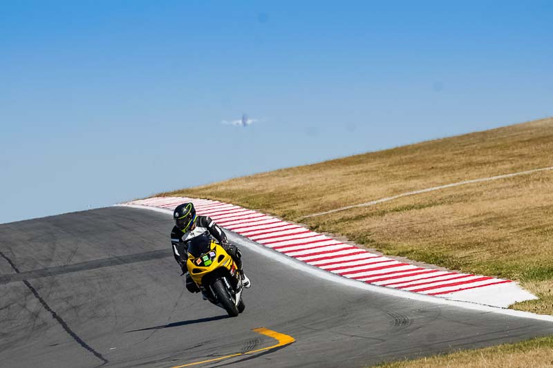 donington no limits trackday;donington park photographs;donington trackday photographs;no limits trackdays;peter wileman photography;trackday digital images;trackday photos